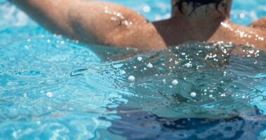 chlorine causes skin dryness