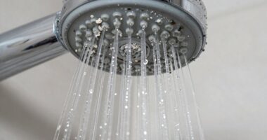 hard water alters hair texture