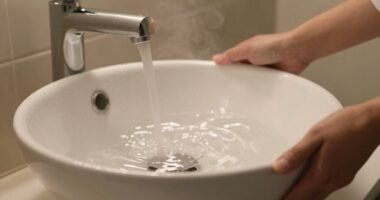 optimal face washing temperature