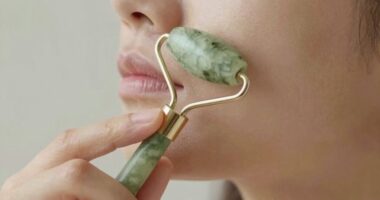 proper facial roller movement